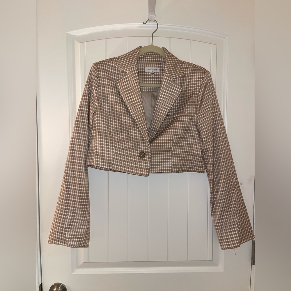 Vestique Cropped Blazer